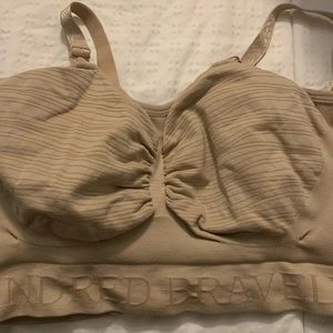 Kindred Bravely Hands free pumping & nursing bra